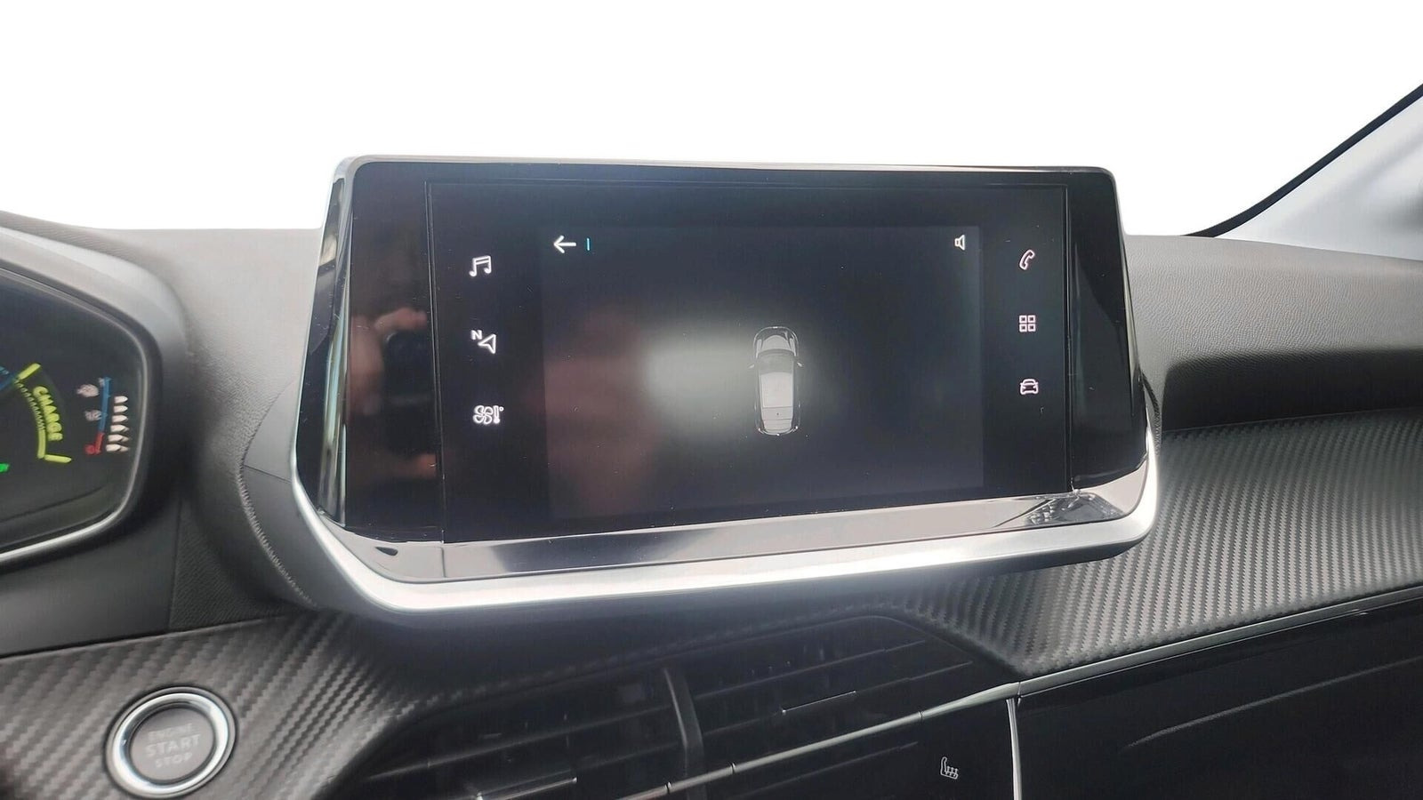 Hvid Peugeot e-208 fra 2023