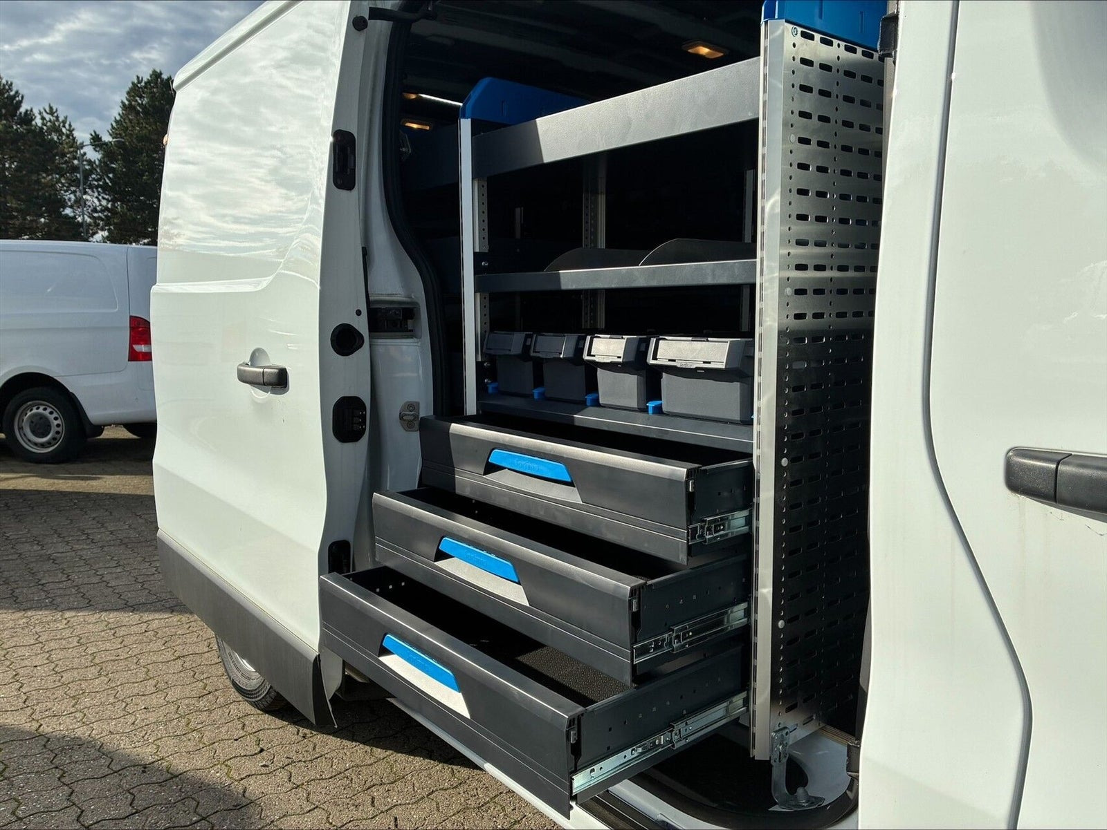 Hvid Renault Trafic fra 2025