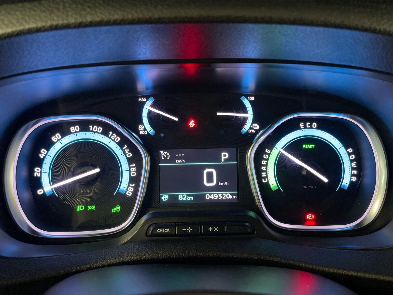 Hvid Peugeot e-Expert fra 2021