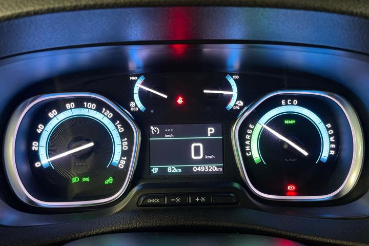 Hvid Peugeot e-Expert fra 2021