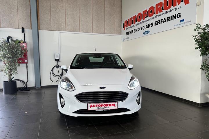 Hvid Ford Fiesta fra 2021
