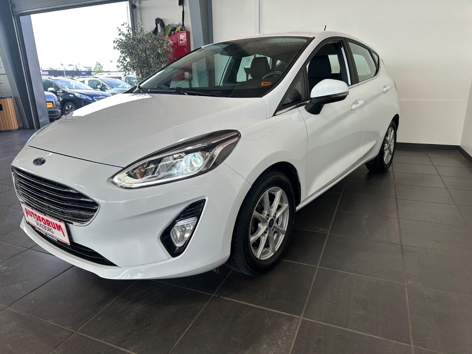 Hvid Ford Fiesta fra 2021