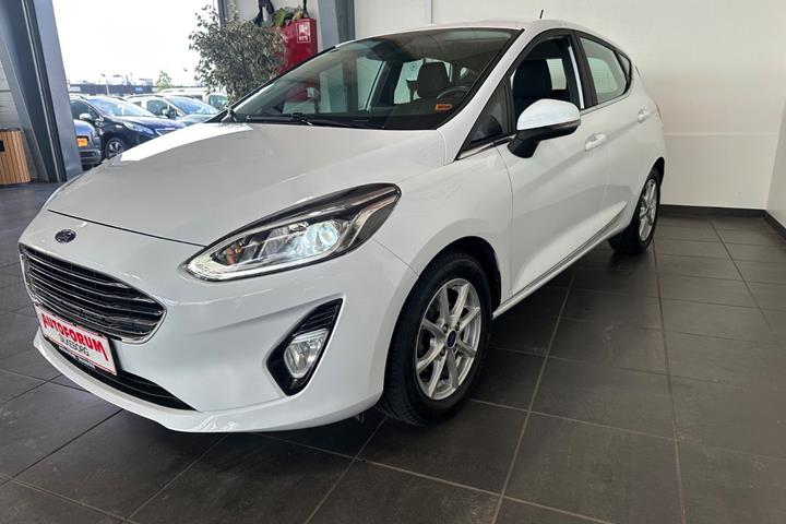 Hvid Ford Fiesta fra 2021