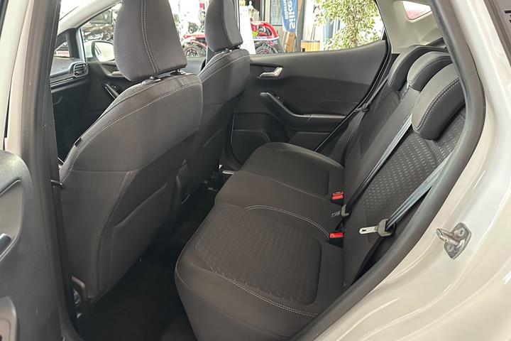 Hvid Ford Fiesta fra 2021