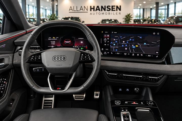 Sort Audi Q6 e-tron fra 2024