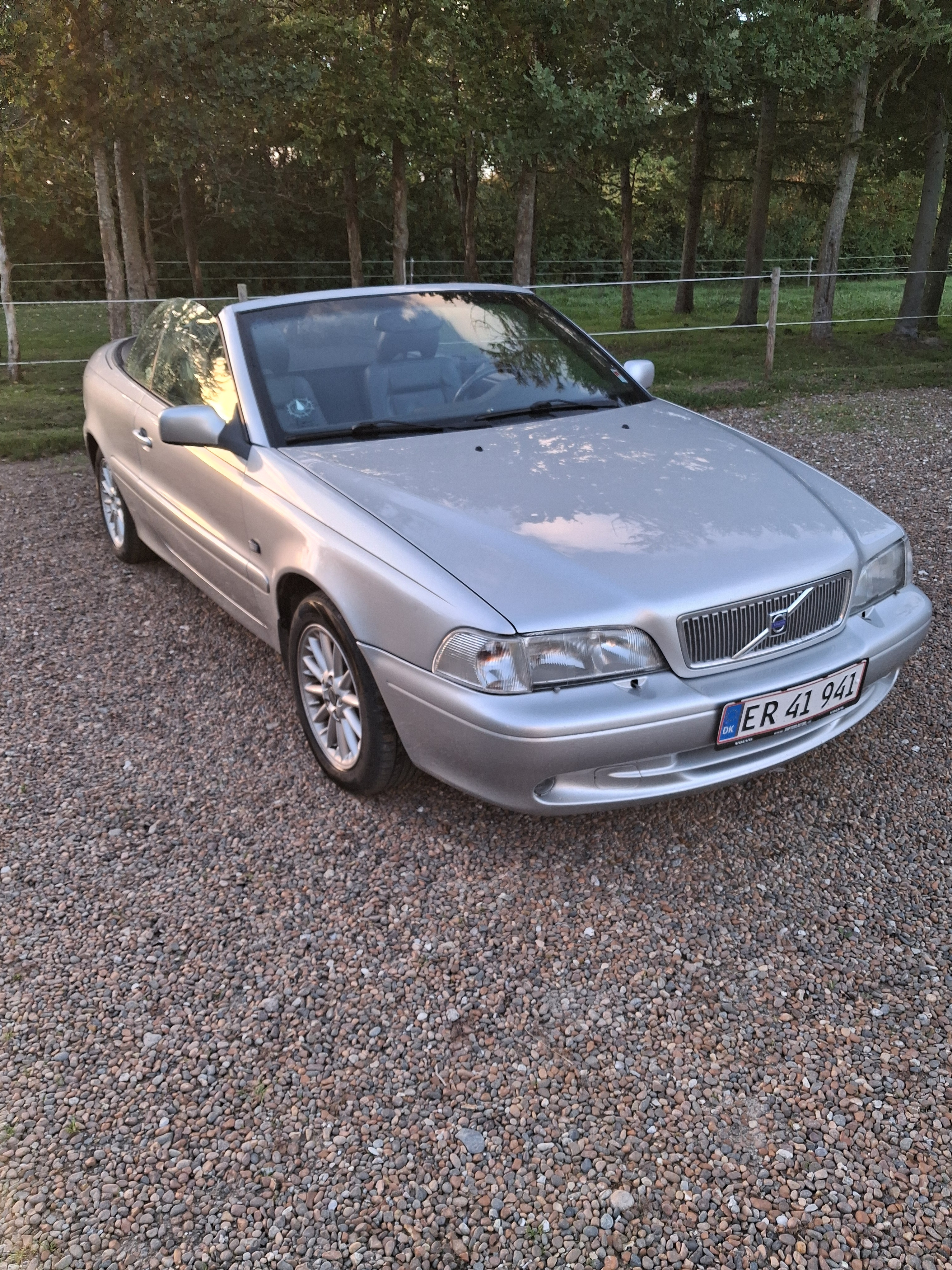 Sølv Volvo C70 fra 2001