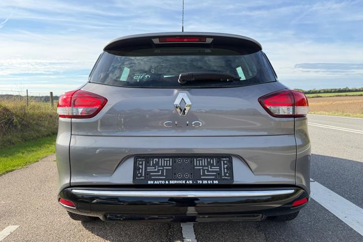 Grå Renault Clio IV fra 2017
