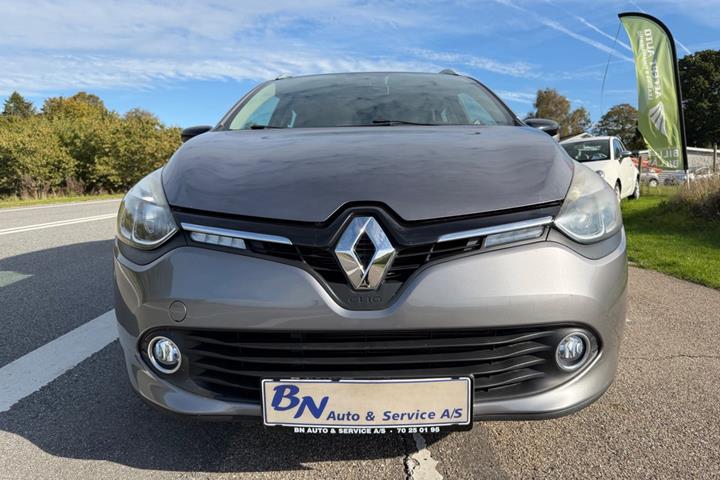 Grå Renault Clio IV fra 2017