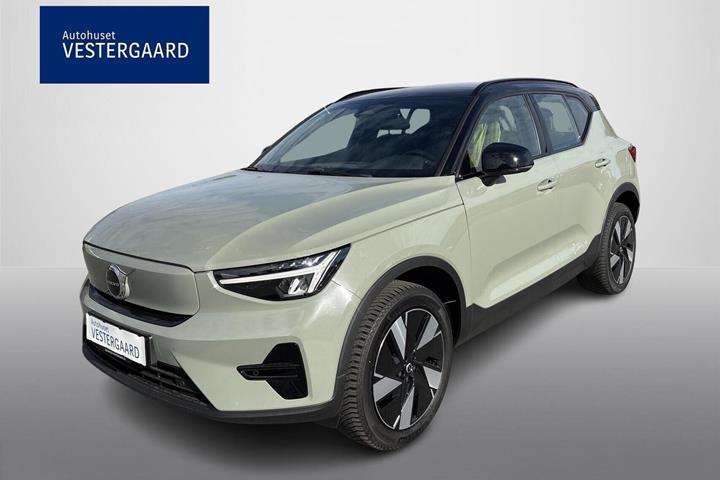 Grøn Volvo XC40 fra 2024