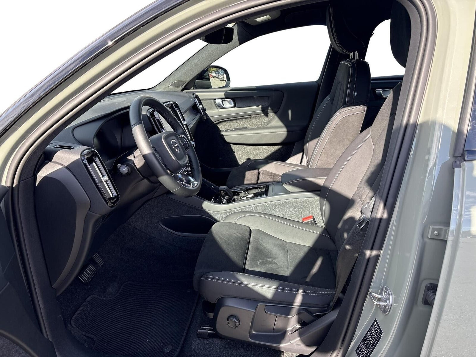 Grøn Volvo XC40 fra 2024