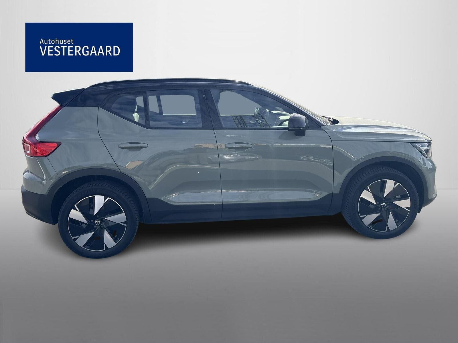Grøn Volvo XC40 fra 2024