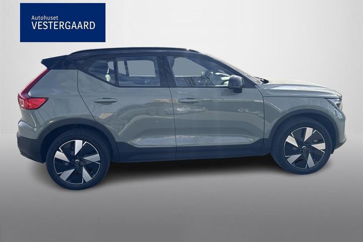 Grøn Volvo XC40 fra 2024