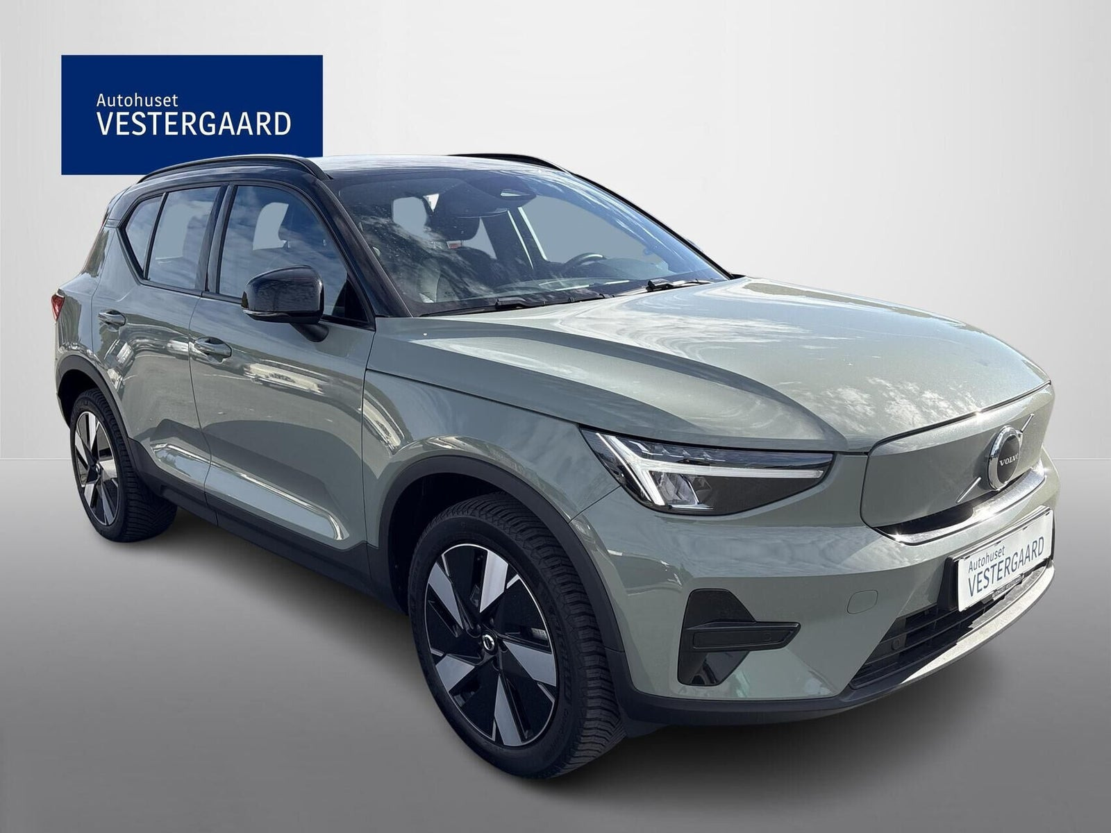Grøn Volvo XC40 fra 2024