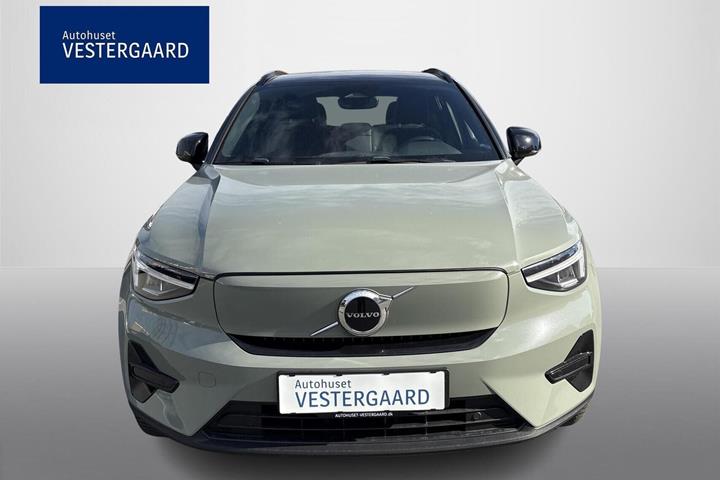 Grøn Volvo XC40 fra 2024