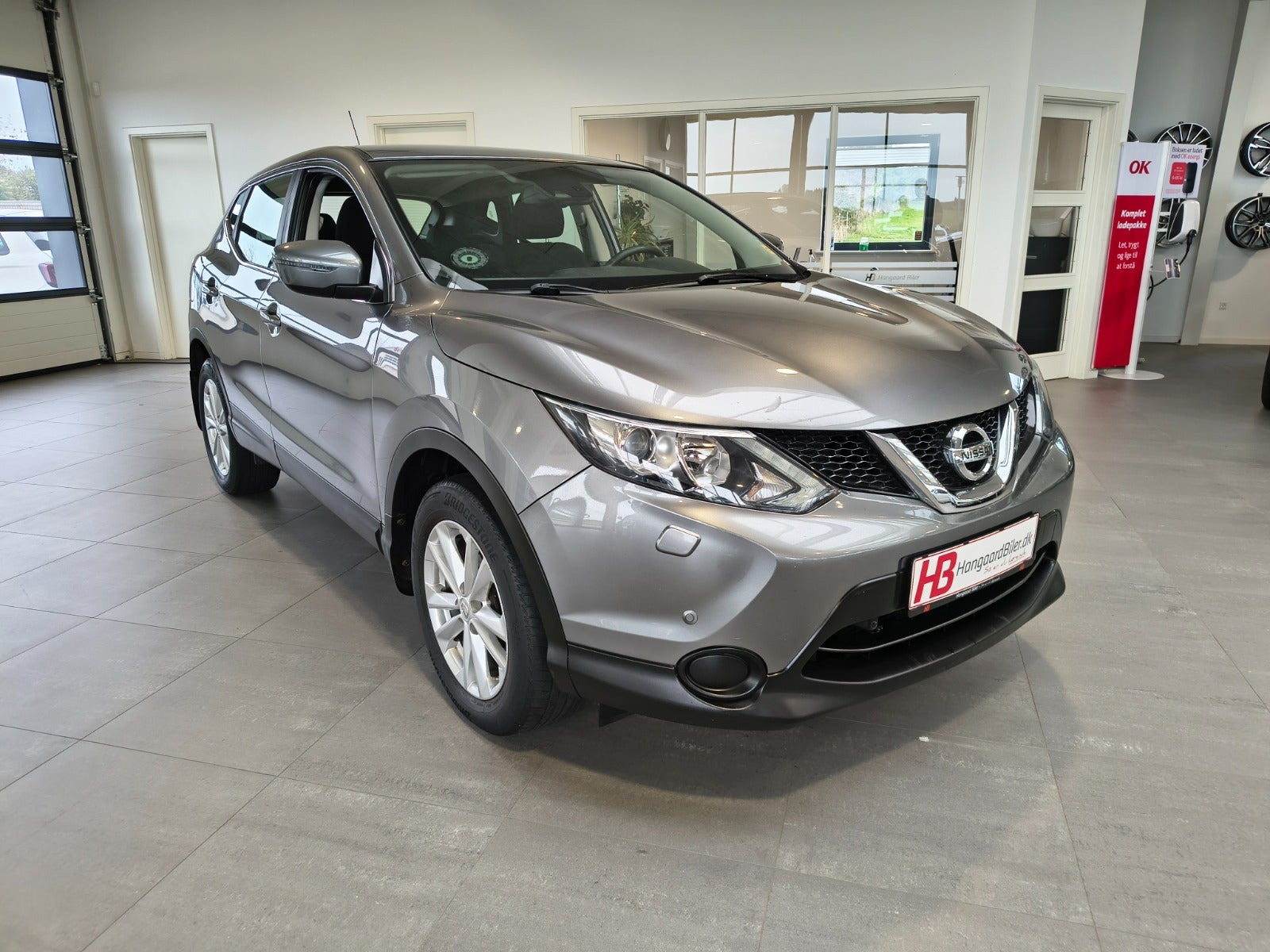 Grå Nissan Qashqai fra 2016