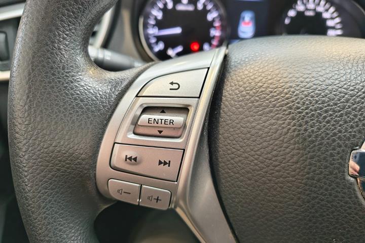 Grå Nissan Qashqai fra 2016