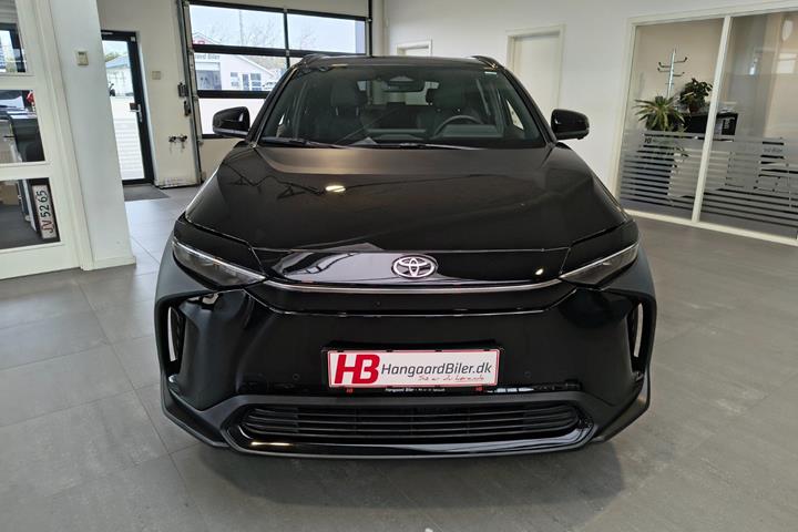 Sort Toyota BZ4X fra 2023