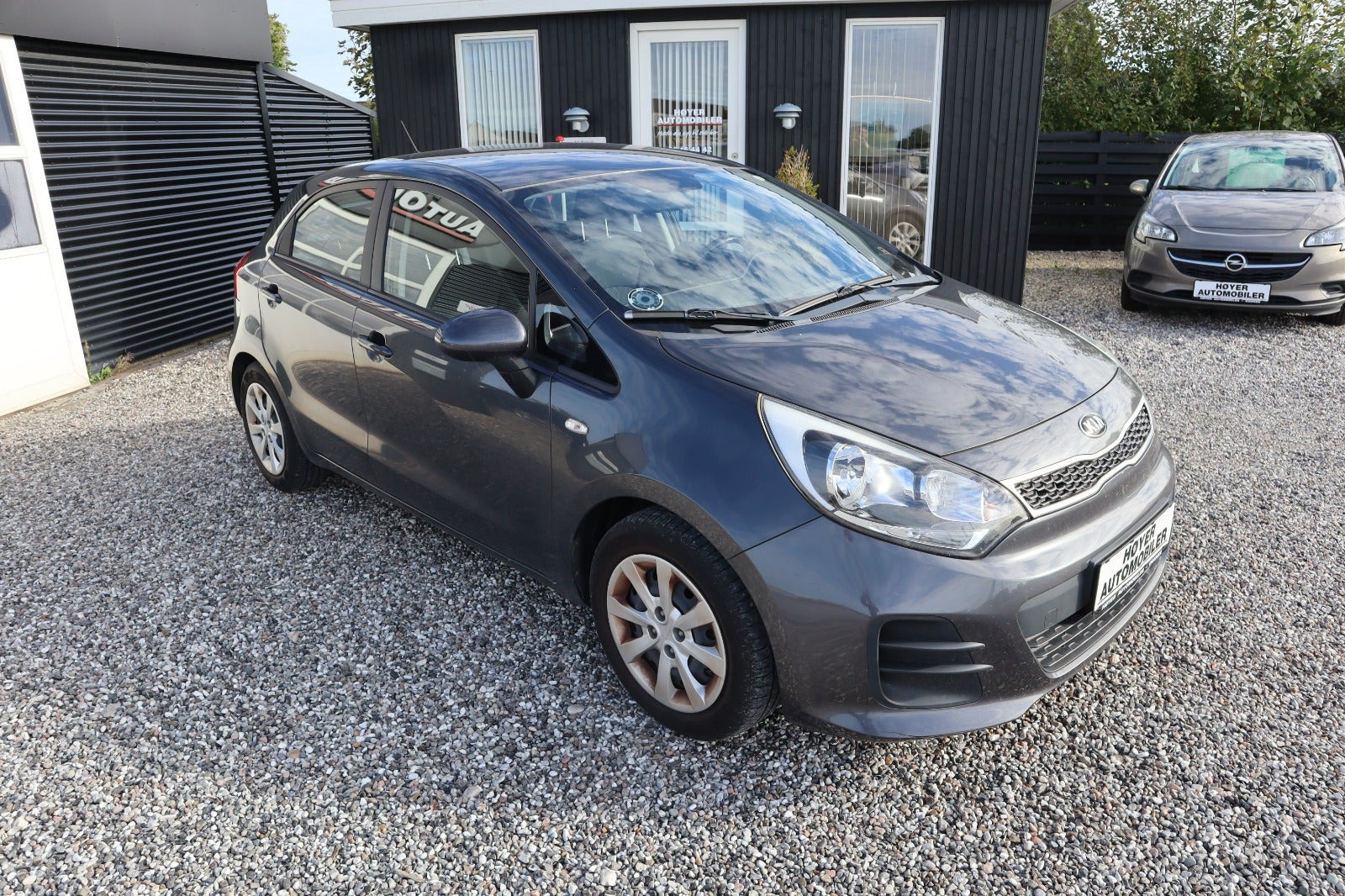 Blå Kia Rio fra 2015