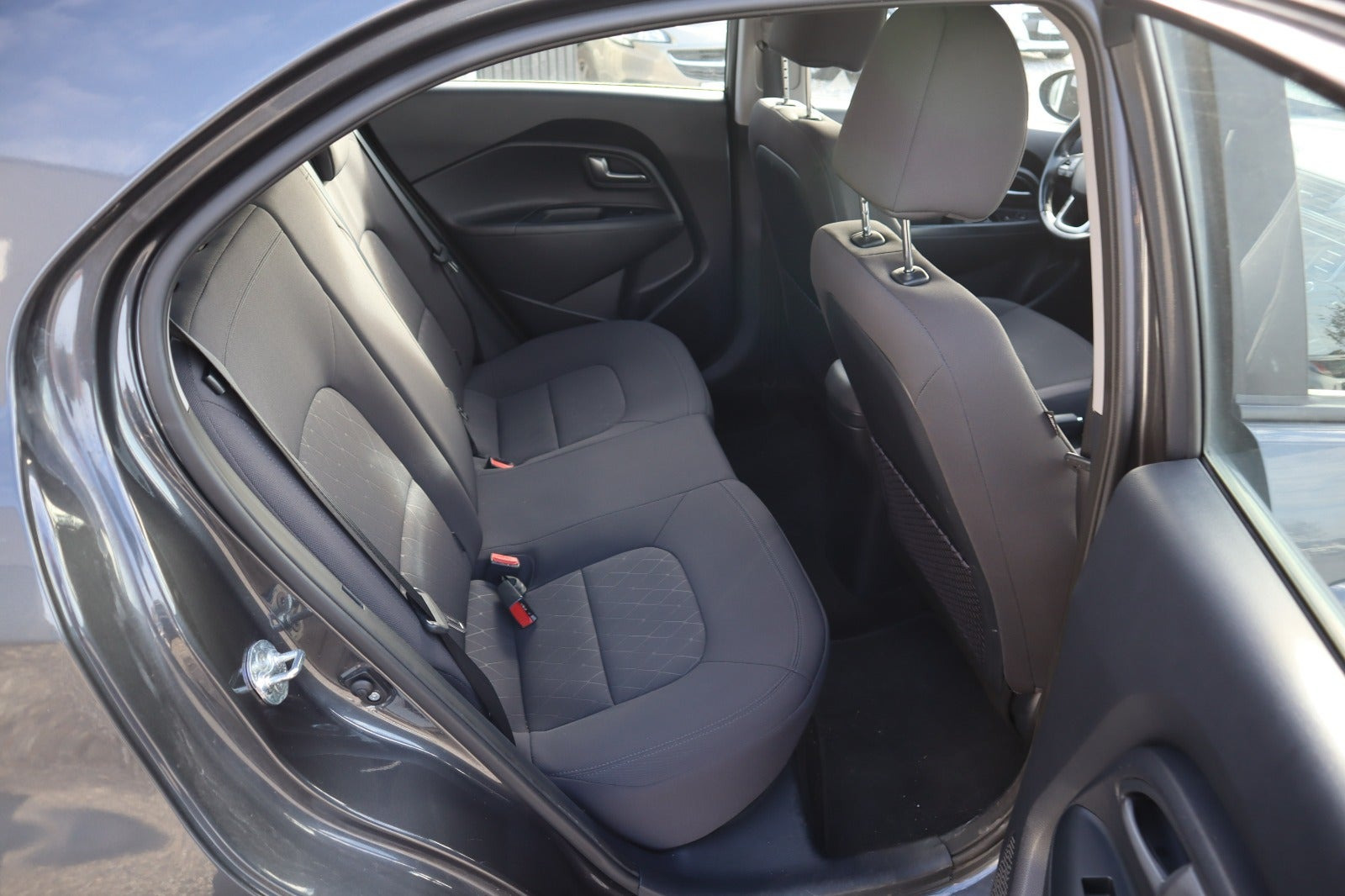 Blå Kia Rio fra 2015