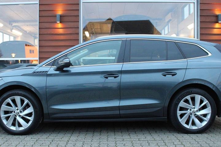 Grå Skoda Enyaq fra 2022