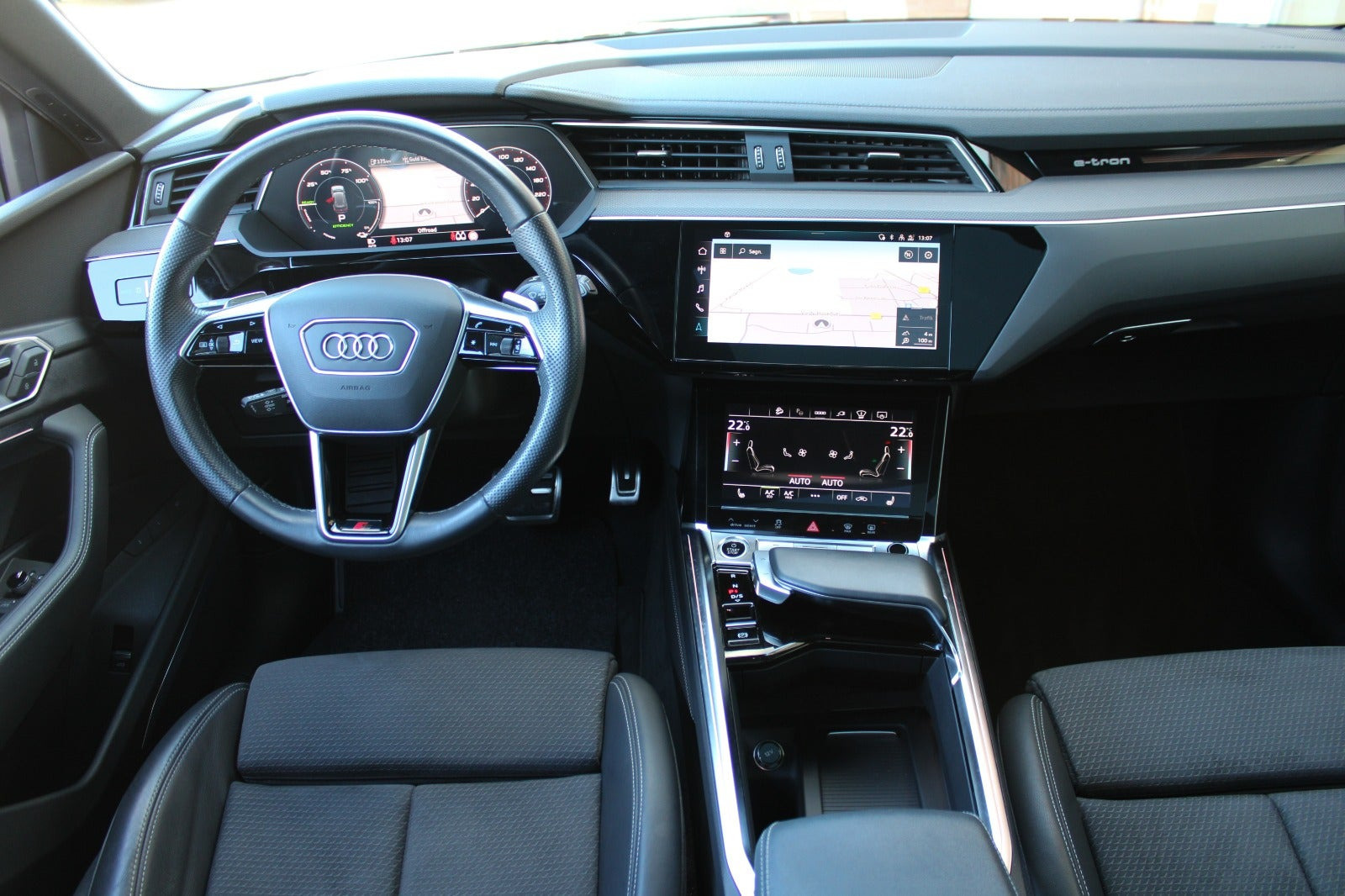 Sort Audi Q8 e-tron fra 2024