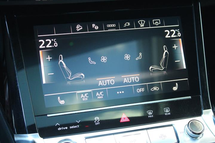 Sort Audi Q8 e-tron fra 2024
