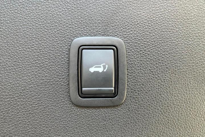 Sort Renault 4 E-Tech fra 2026