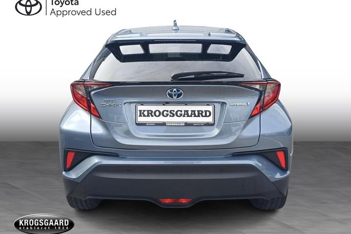 Grå Toyota C-HR fra 2021