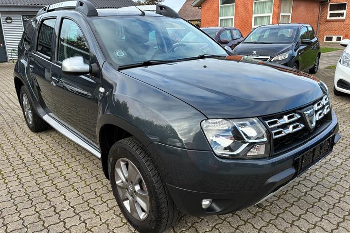 Grå Dacia Duster fra 2015