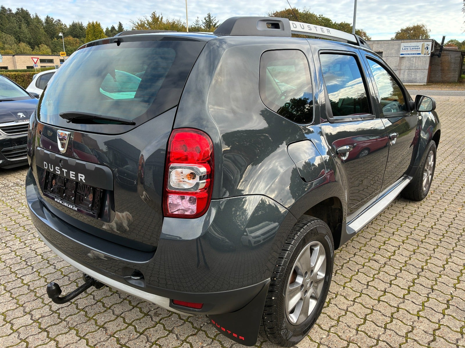 Grå Dacia Duster fra 2015