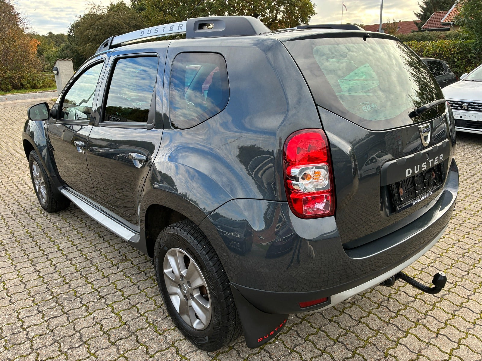 Grå Dacia Duster fra 2015