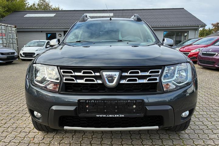 Grå Dacia Duster fra 2015