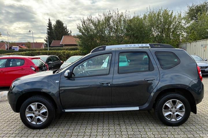Grå Dacia Duster fra 2015