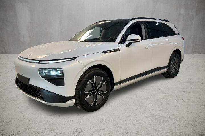 Hvid Xpeng G9 fra 2023