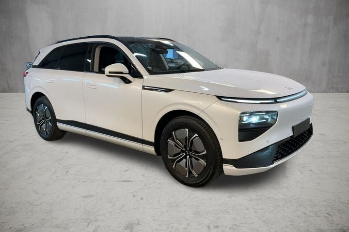 Hvid Xpeng G9 fra 2023