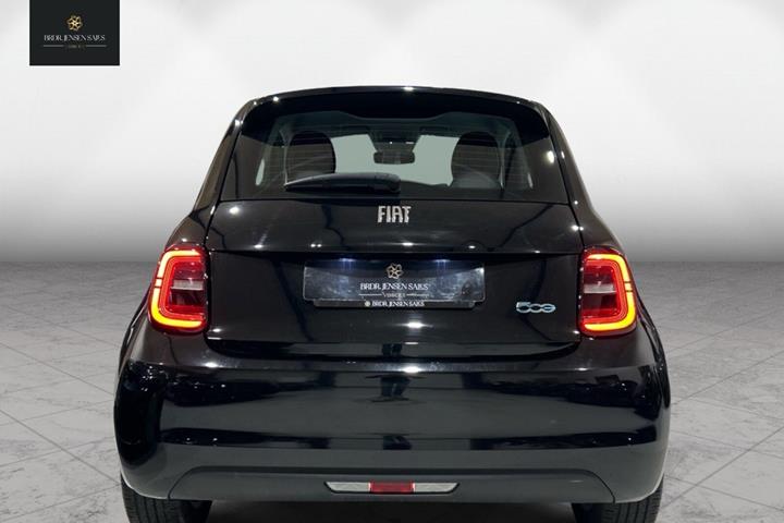 Sort Fiat 500e fra 2023