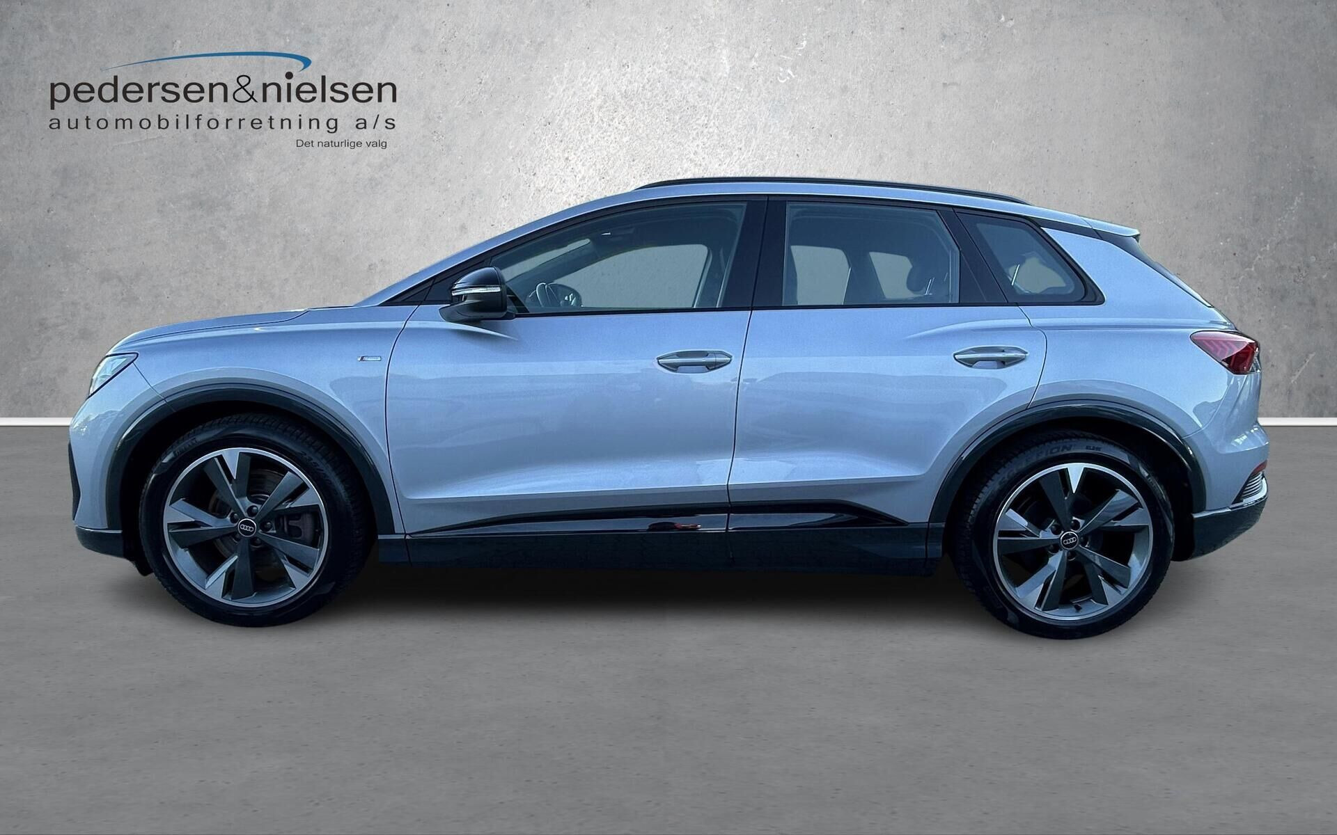 Sølv Audi Q4 fra 2023