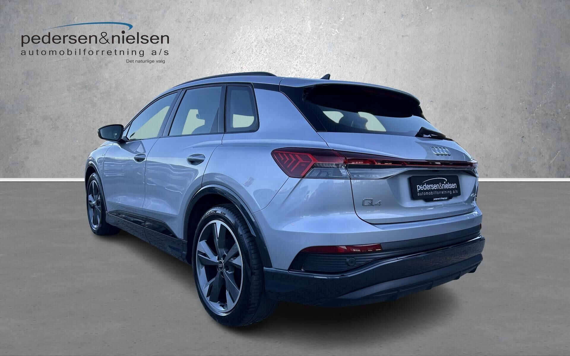Sølv Audi Q4 fra 2023