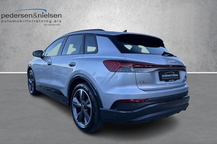 Sølv Audi Q4 fra 2023