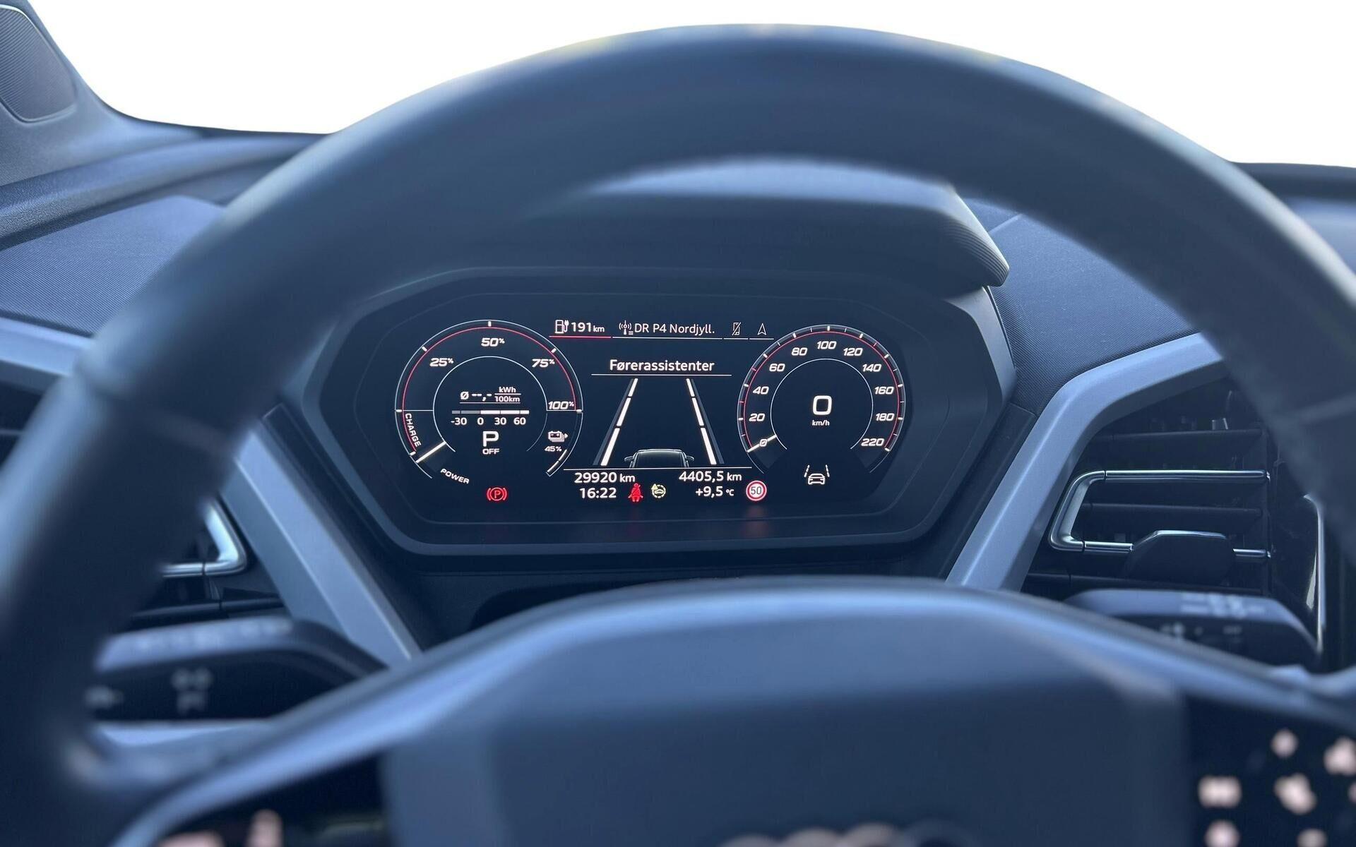 Sølv Audi Q4 fra 2023
