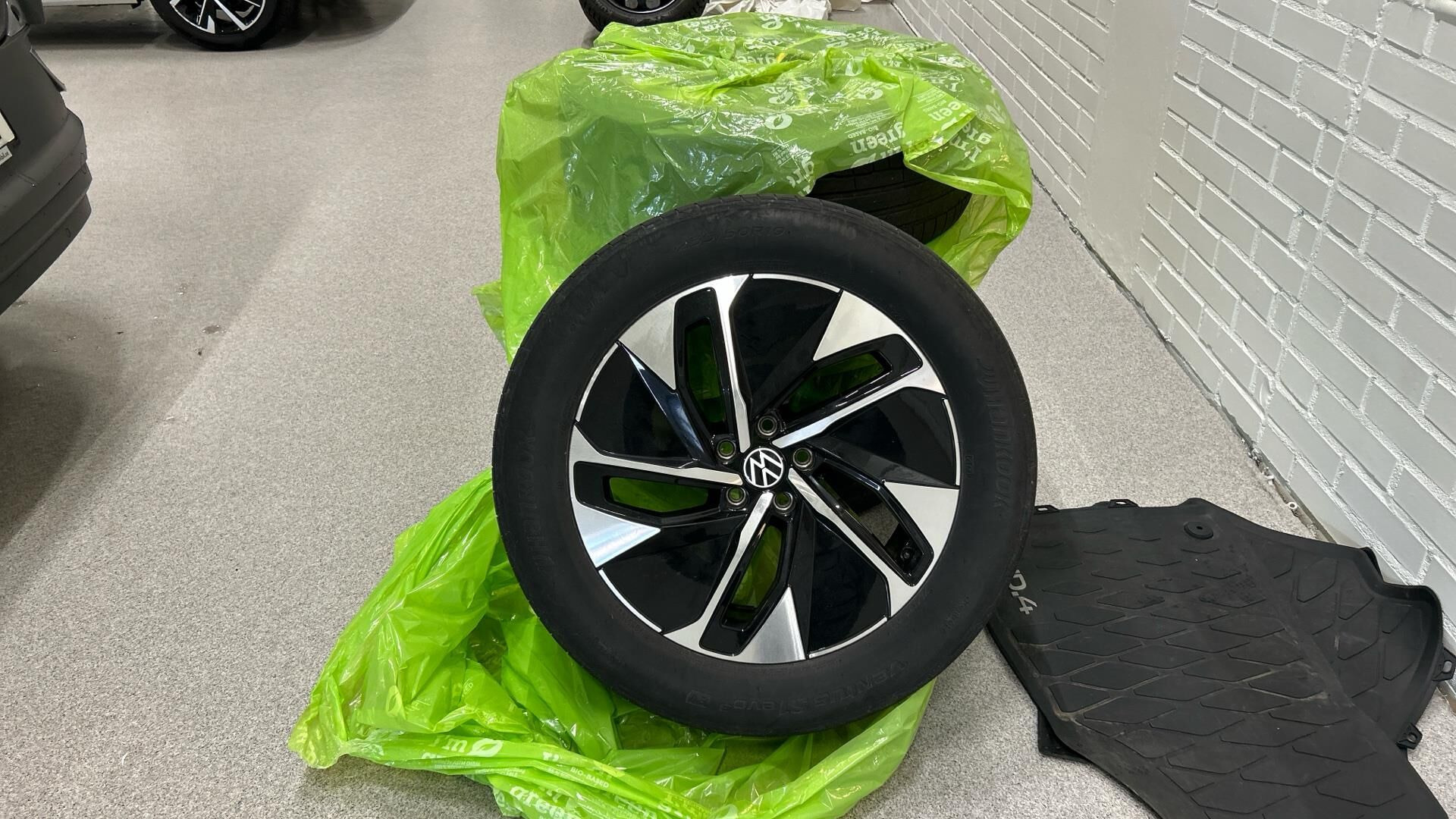 Grå VW ID.4 fra 2022