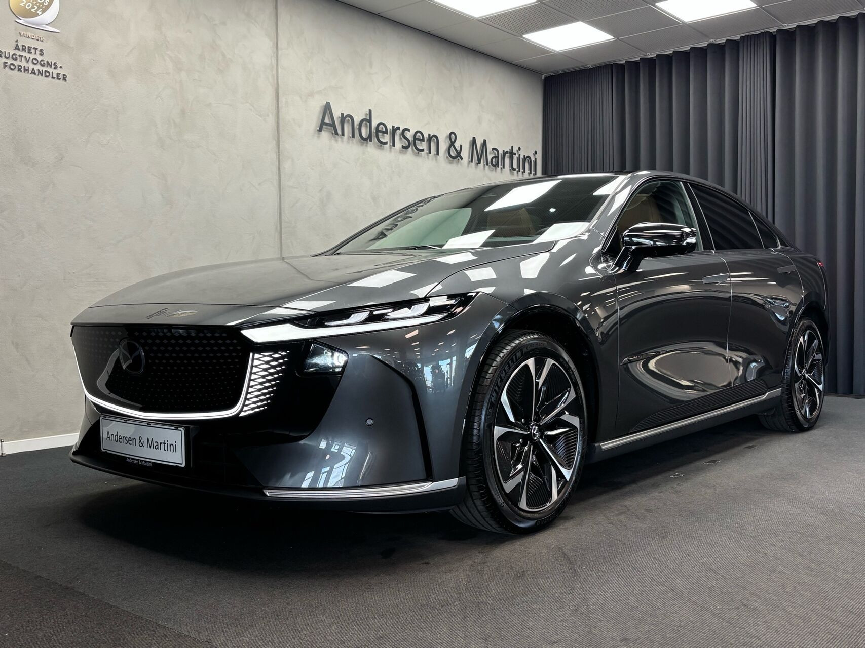 Grå Mazda 6e fra 2026