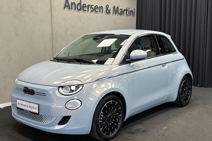 Blå Fiat 500e fra 2023