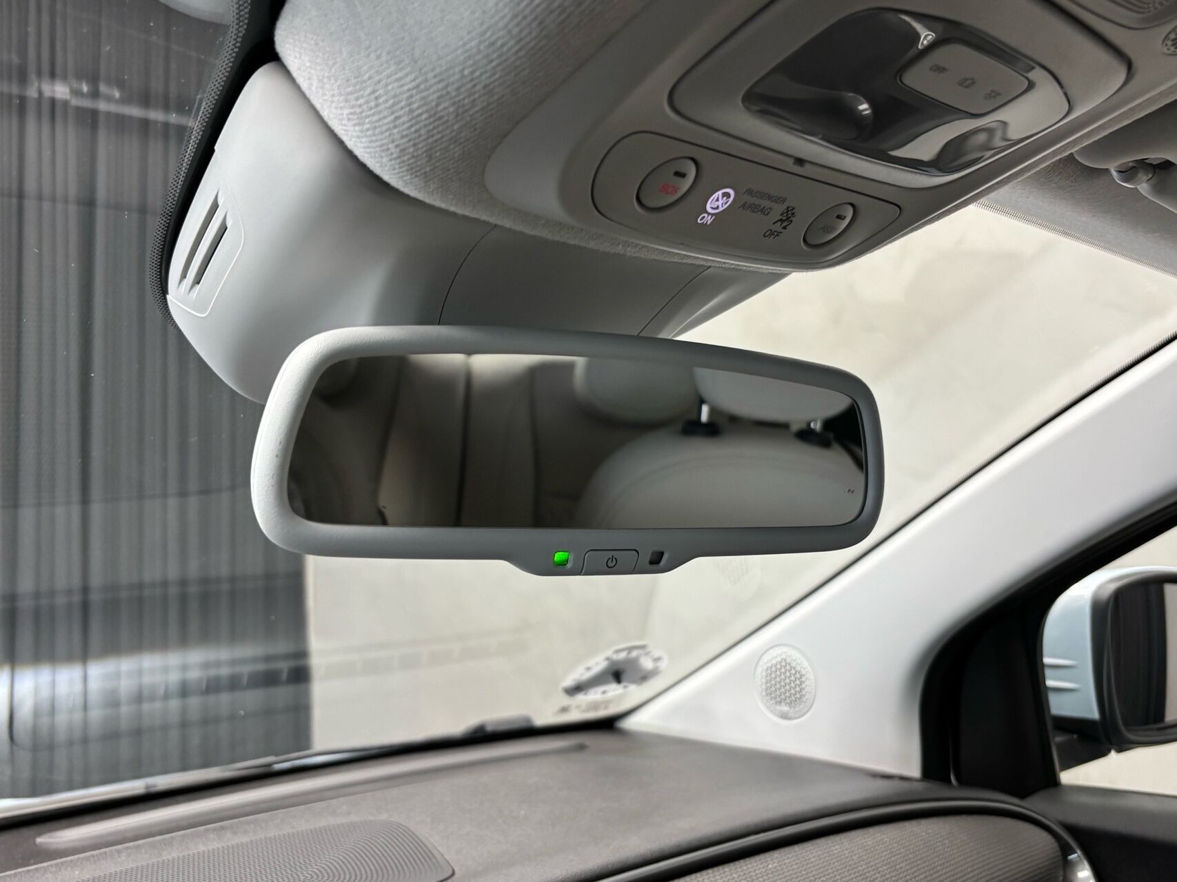 Blå Fiat 500e fra 2023