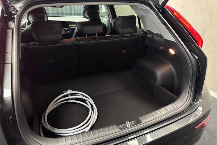 Grå Kia Niro EV fra 2025