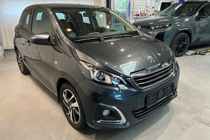 Grå Peugeot 108 fra 2020