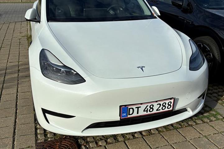 undefined Tesla Model Y fra 2023
