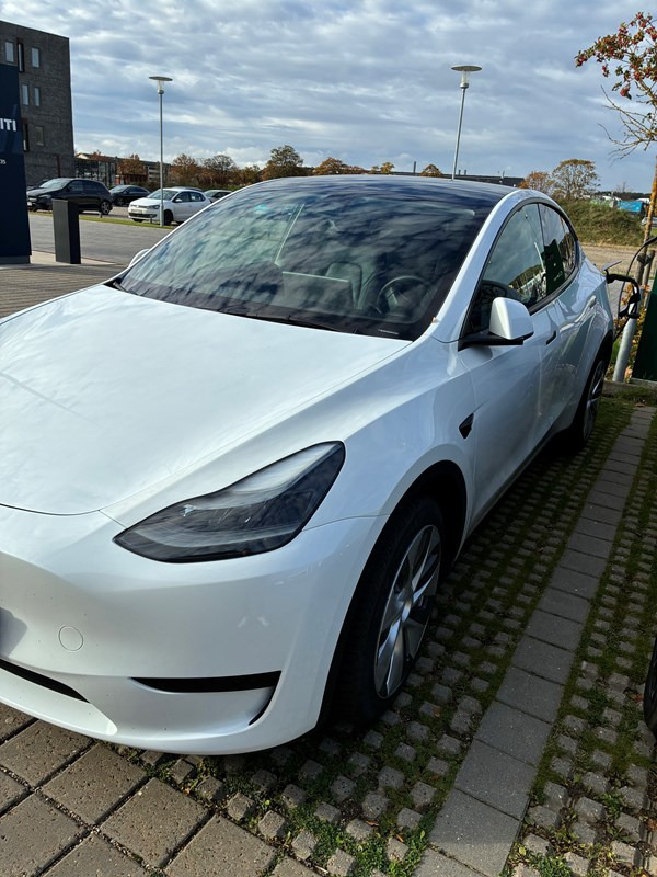 undefined Tesla Model Y fra 2023
