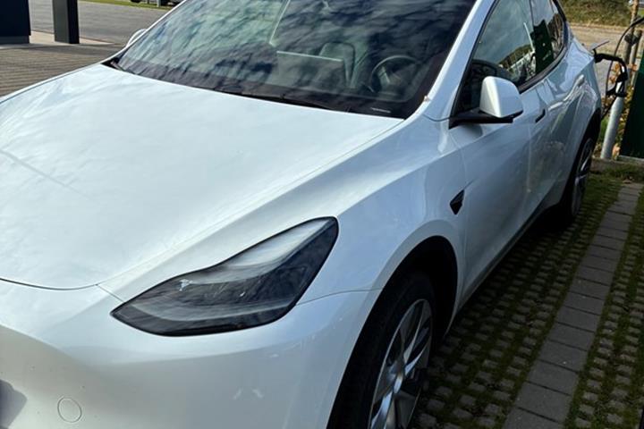 undefined Tesla Model Y fra 2023