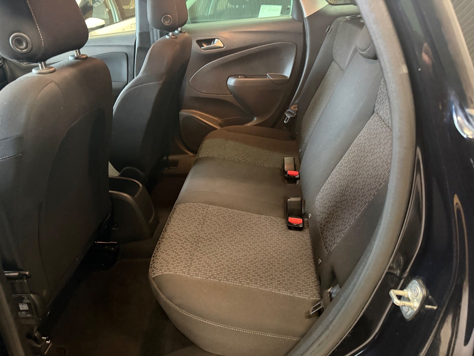 Blå Opel Crossland X fra 2019